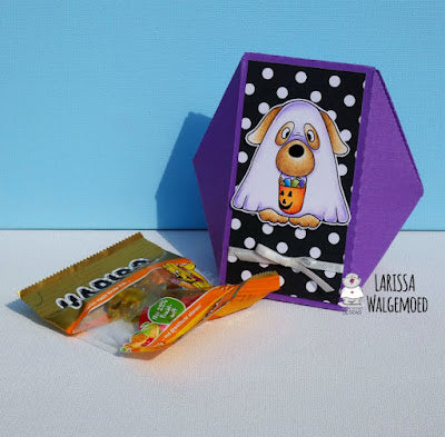 Dog dressed ghost - Larissa